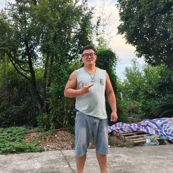 32岁岁浙江单身帅哥 - 聊城吉缘网